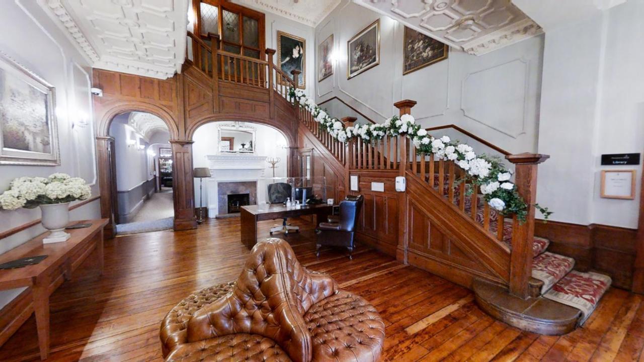 Nunsmere Hall Hotel 오크미어 외부 사진