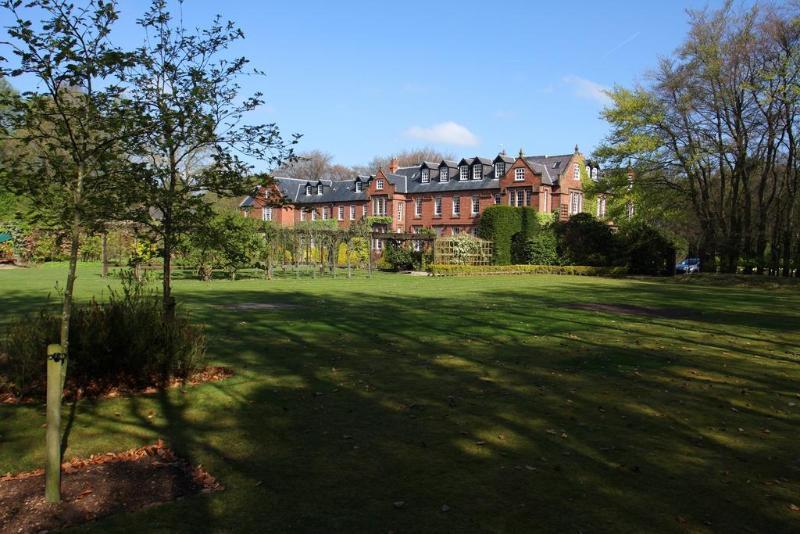 Nunsmere Hall Hotel 오크미어 외부 사진